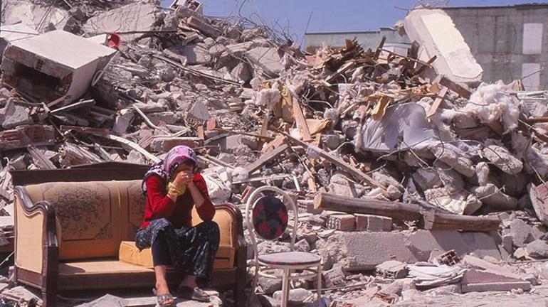 Kerem Aktürkoğlunun film gibi hikayesi 99 depreminde ölümden döndü