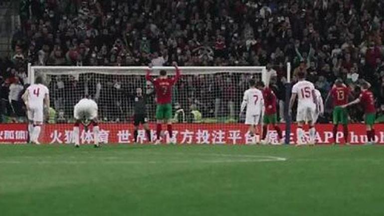 Ronaldodan olay hareket Burak Yılmaz penaltı kullanırken...