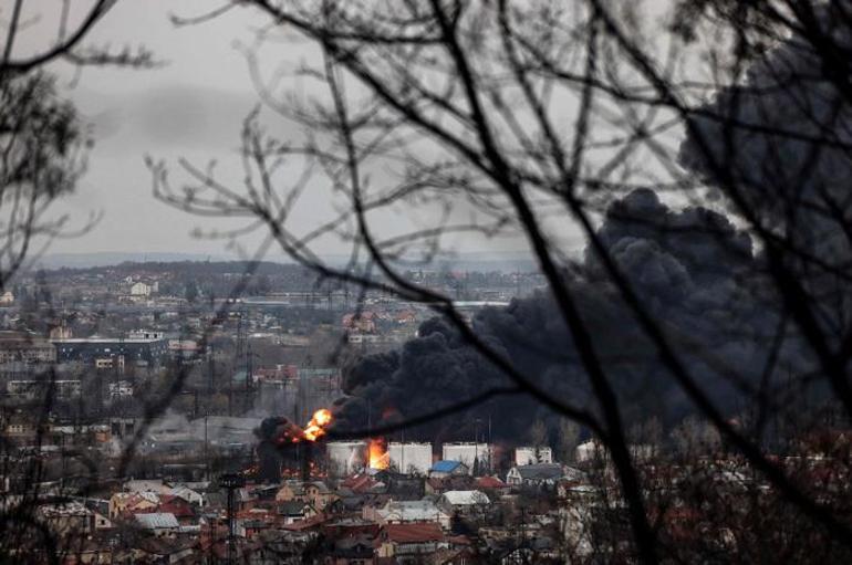 Son dakika: Lvivde patlama Bir çağrı daha geldi: Sığınaklarda kalın