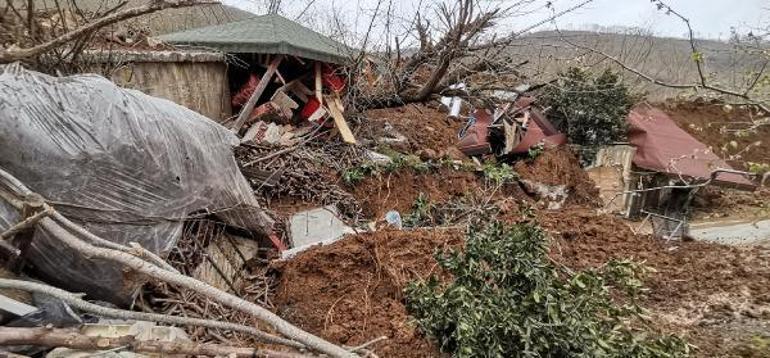 4 yaşındaki çocukla heyelandan saniyelerle kurtuldu ‘Öleceğimizi düşündük’ dedi