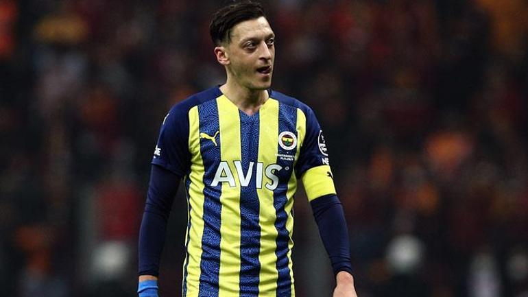 Fenerbahçede sürpriz Mesut Özil gelişmesi Canlı yayında açıkladı
