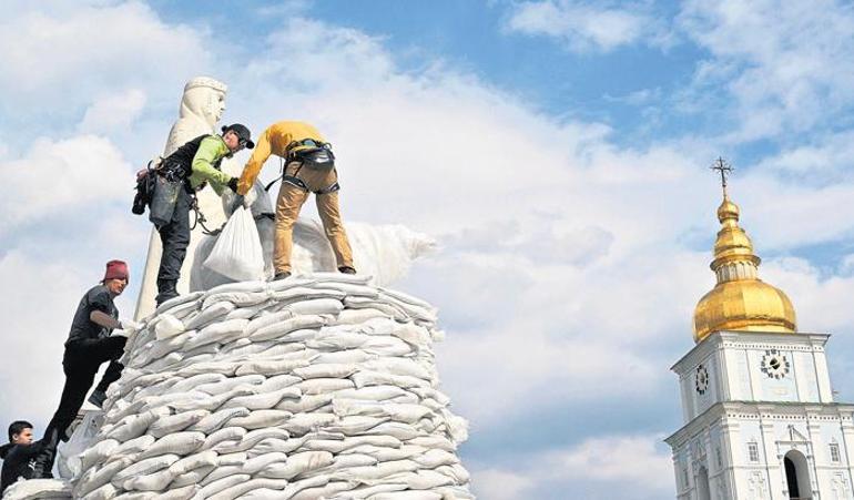 Avrupa’nın yeni DAEŞ’i Neonaziler