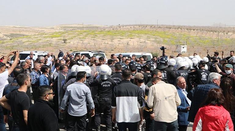 Örgüt elebaşı Abdullah Öcalanın doğduğu mahalleye gitmek isteyen gruba izin verilmedi