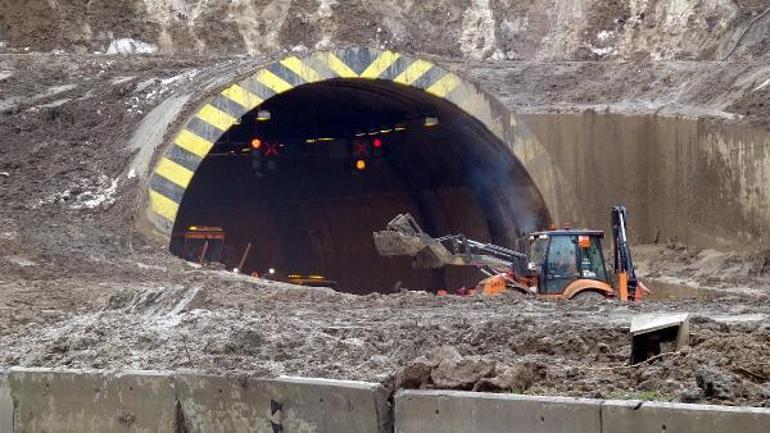 Son dakika Bolu Dağı Tüneli 44 saat sonra ulaşıma açıldı