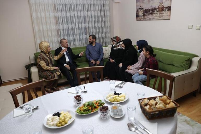 Cumhurbaşkanı Erdoğan, bir vatandaşın evinde iftar yaptı