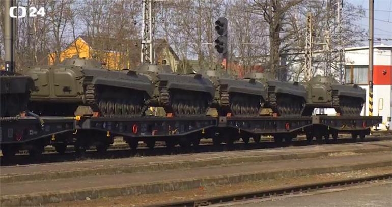 Son dakika... Çekya Ukraynaya tank gönderdi