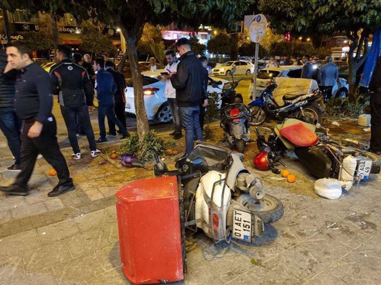 Süratli sürücü 1 motokurye ile 6 araca çarptı