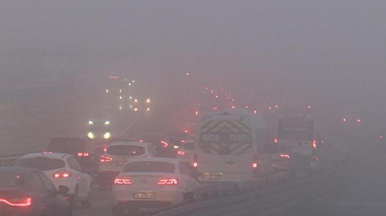 İstanbulda yoğun sis Boğaz trafiği durduruldu