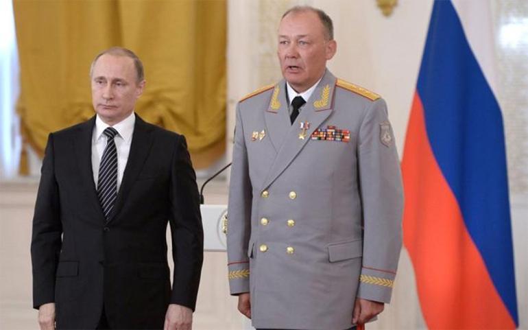 Son dakika... Putin cenazeye nükleer çanta ile geldi