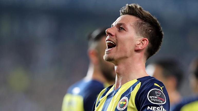Son dakika: Fenerbahçe yönetimi derbi sonrası harekete geçti Yıldız oyuncu imzalıyor