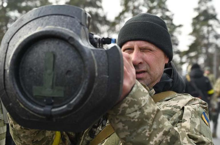 Son dakika: Ukraynaya silah yağıyor Tank, helikopter, füze, drone...