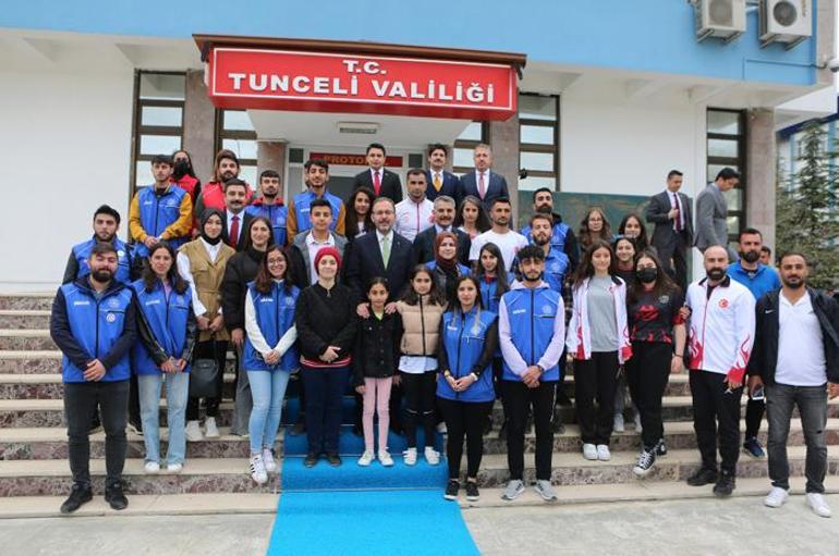 Gençlik ve Spor Bakanı Kasapoğlu öğrencilerle iftar yaptı