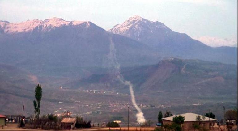 Irakın kuzeyindeki PKK hedefleri obüslerle vuruldu