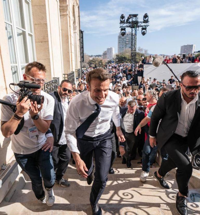 İşte Macronun sahne arkası görüntüsü Resmi fotoğrafçısı paylaştı...
