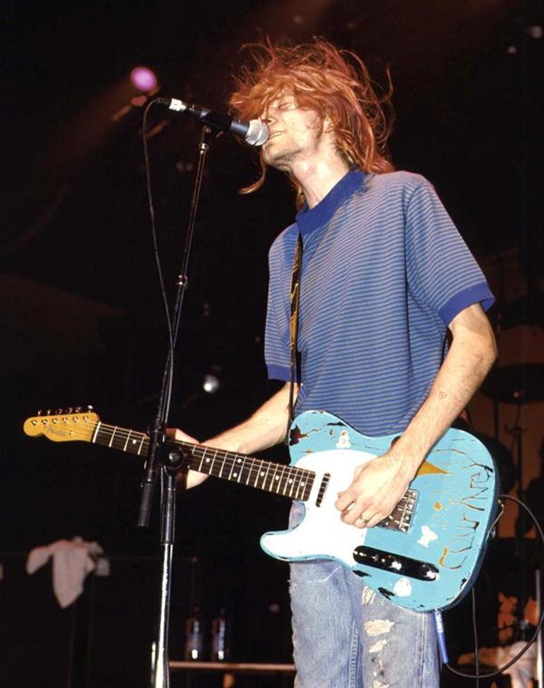 Kurt Cobainin gitarı açık artırmaya çıkıyor
