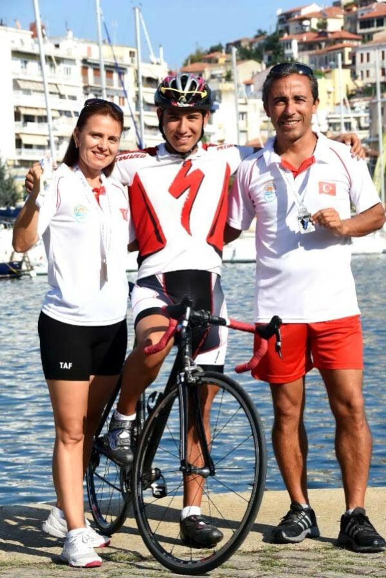 Milli triatlon sporcusu Ata Yahşi, kazada hayatını kaybetti