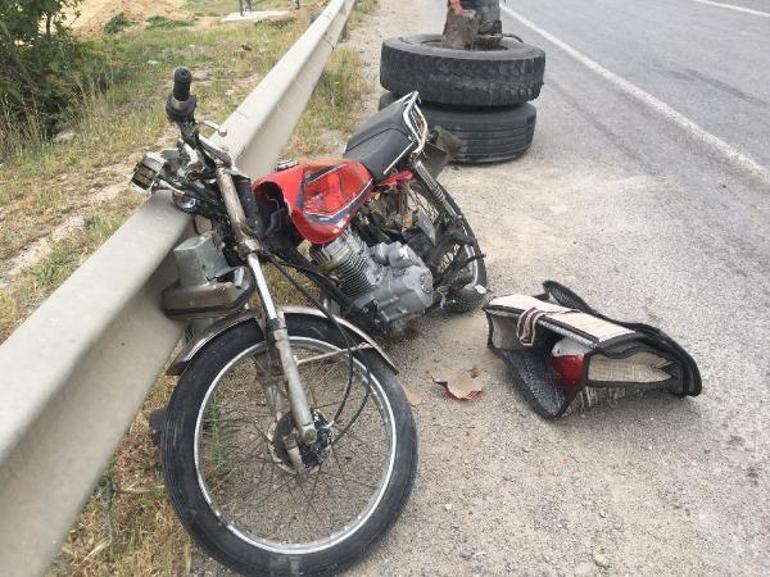 Kamyonun kopan tekerinin çarptığı motosiklet sürücüsü öldü