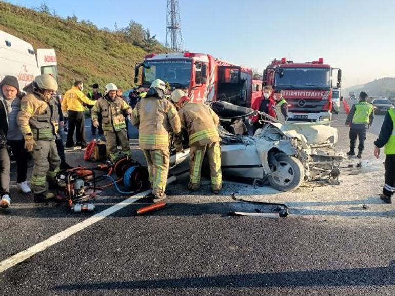 Çekmeköy’de otomobille kamyon çarpıştı: 1 ölü, 1 yaralı