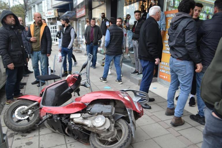 Satın aldığı telefonu 1 dakika sonra iade etmek istedi, ortalık karıştı