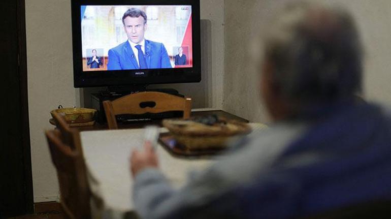 Tüm Fransa takip etti Macron ve Le Pen arasında söz düellosu