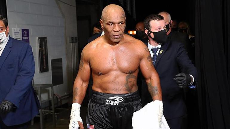 Mike Tyson hayranını öldüresiye dövdü Uçağı ringe çevirdi