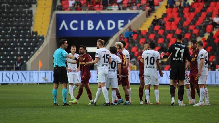 Son dakika haberi: Süper Ligde yılın olayı Rakibin gol atmasına izin verdiler, küme düştüler