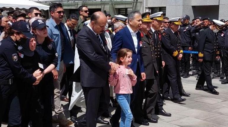 Şehit polis memuru için İstanbul İl Emniyet Müdürlüğü’nde tören