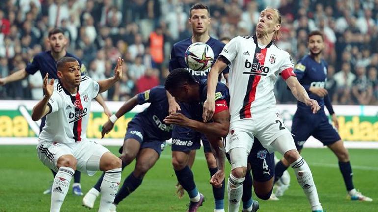 Beşiktaşa Avrupa yolunda ağır darbe 35. dakikada ortalık karıştı