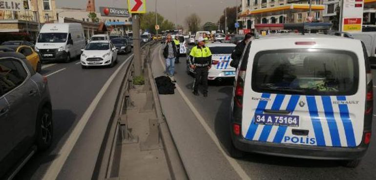 Bakırköyde bariyerlere çarpan motosiklet sürücüsü hayatını kaybetti