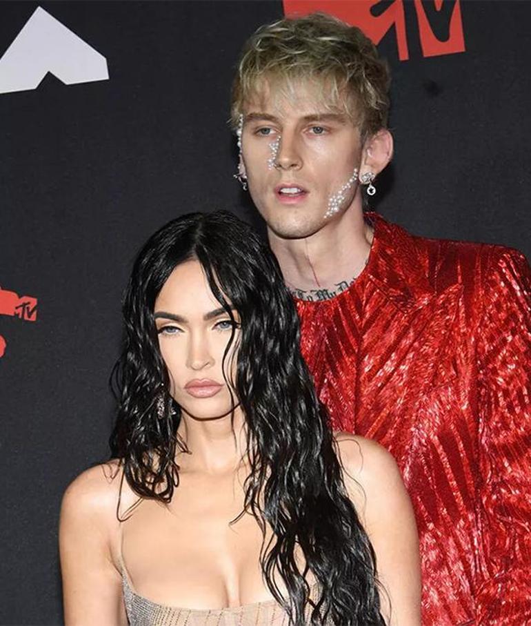 Megan Fox: Ritüel için nişanlımla birbirimizin kanını içiyoruz