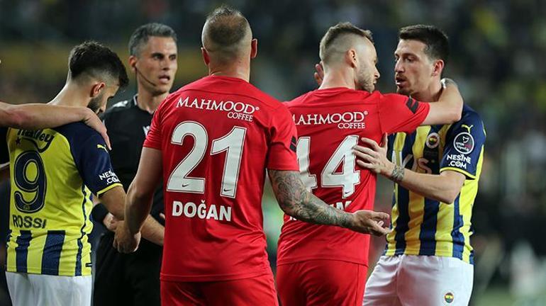 Son dakika haberi: Fenerbahçenin yıldızı bir ilke imza attı Kadıköyde ilginç tesadüf