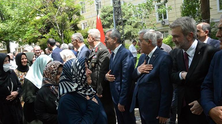 Mahir Ünal: 20 yıldır iktidar olan siyasi harekete saygı duymayı öğrenmeliler