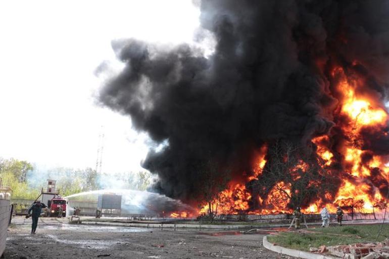 Son dakika... Donetskte petrol deposu havaya uçtu