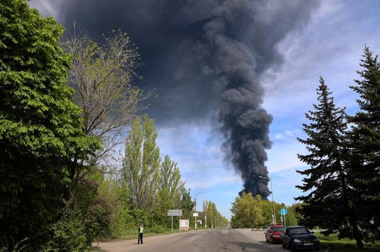 Son dakika... Donetskte petrol deposu havaya uçtu