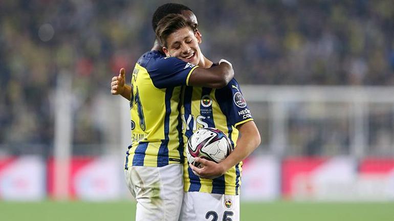 Son dakika haberi: Fenerbahçede Arda Gülere Barcelonanın ardından bir talip daha Transfer için devredeler