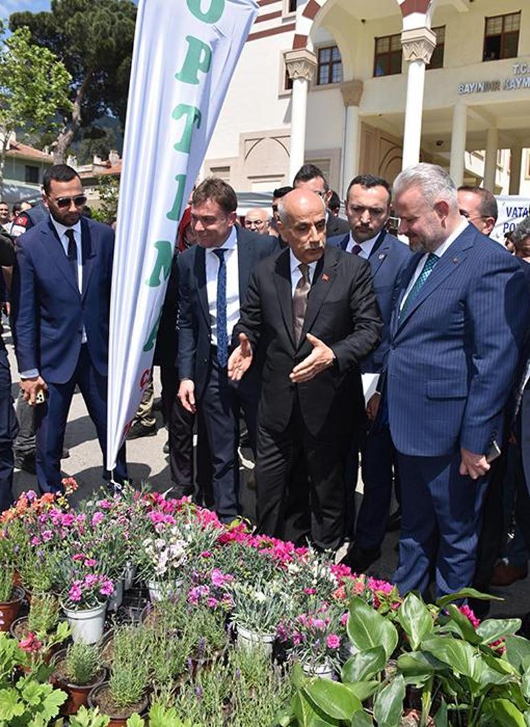 Bakan Kirişci: Türkiyede 1,7 milyar çiçek üretiliyor