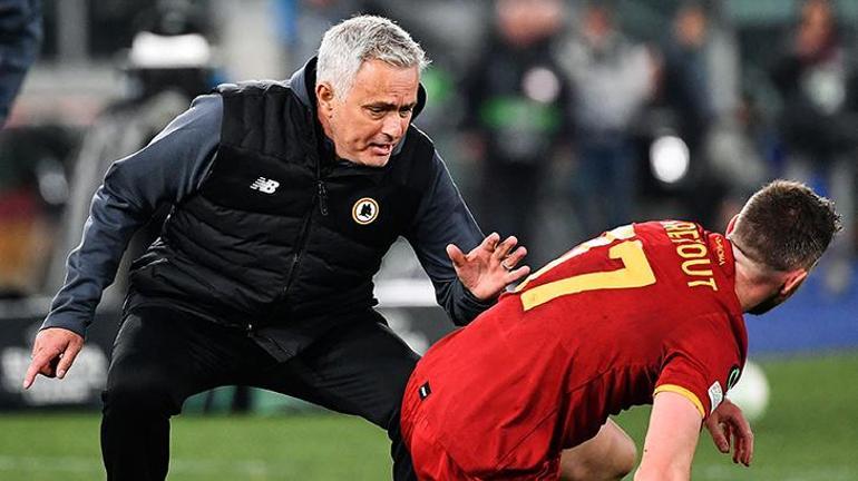 Son dakika haberi: Jose Mourinho tarihe geçti, ağladı Milli futbolcudan olay paylaşım