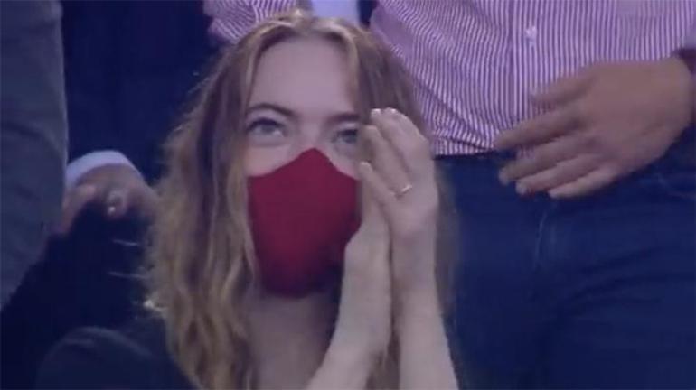 Güzel oyuncu Emma Stone, Euroleague maçında görüntlendi