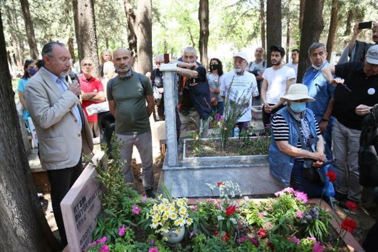 Çevreci çift mezarları başında anıldı