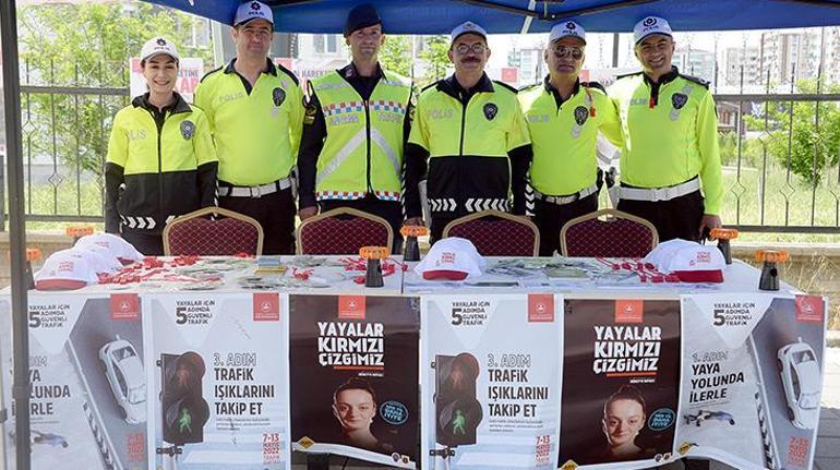 Yayalar için 5 adımda güvenli trafik uygulamasında vatandaşlar bilgilendirildi