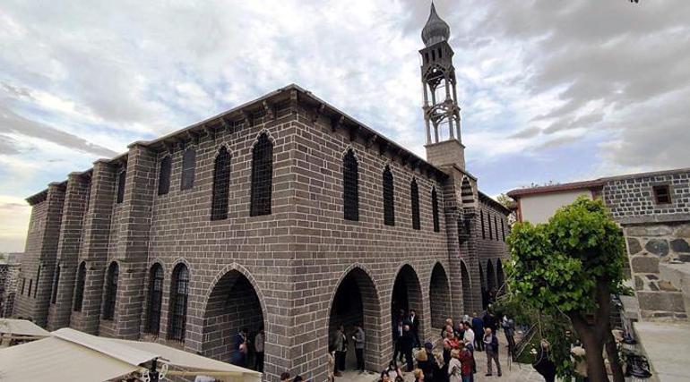 Restore edilen Surp Giragos Kilisesi 7 yıl sonra tekrar açıldı