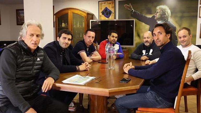Fenerbahçe Başkanı Ali Koçtan Jorge Jesus seferi Sözleşme detayları netleşmeye başladı