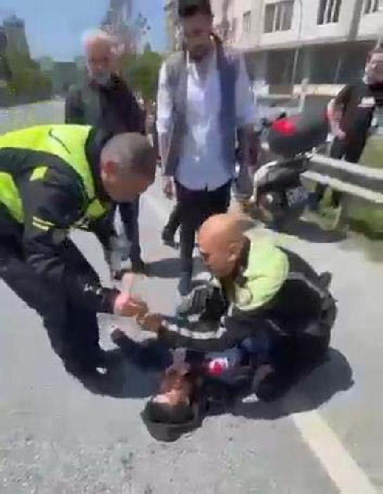 Trafik polisinden motosikletliye hayat kurtaran müdahale