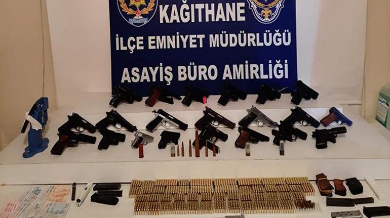 Kağıthane’de uçaksavar fişeği ve 21 tabanca ele geçirildi