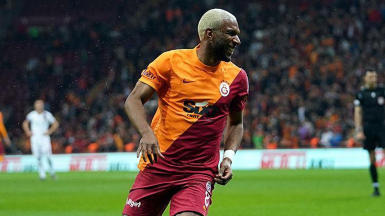 Galatasarayda sürpriz %50 indirimi kabul etti, yeni sözleşme