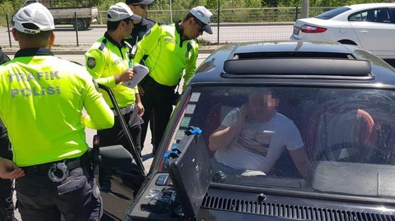 Hem ehliyetsiz hem alkollü Yolcu gibi numara yaptı ama polisi ikna edemedi