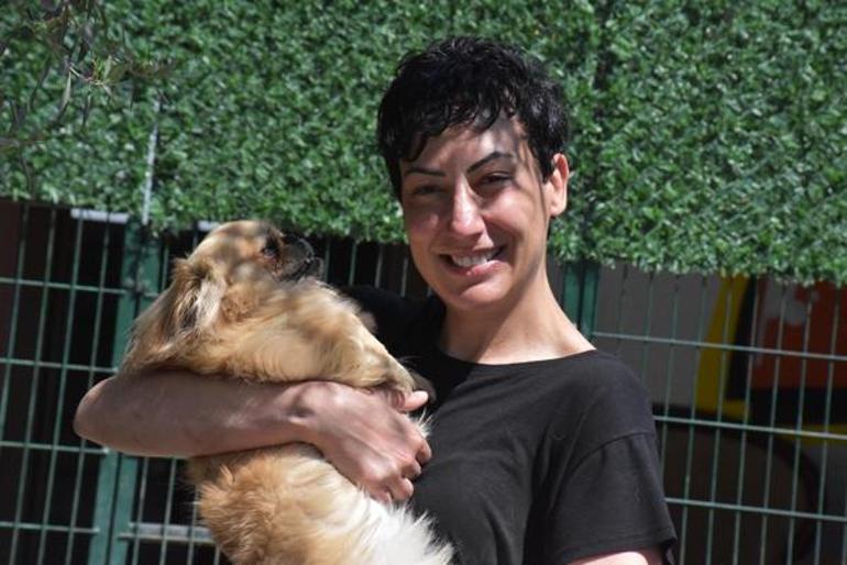 Can Bonomonun ablası Funda Bonomo, çiftliğinde 165 köpek ve 5 kedi ile yaşıyor