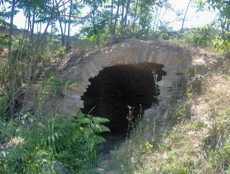 31 yıl önce keşfedilen Gültepe Nekropolü, sahipsiz kaldı