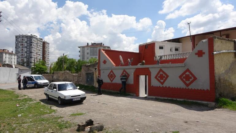Kayseri’de silahlı dehşet: Tartıştığı annesini ve komşusunu vurdu