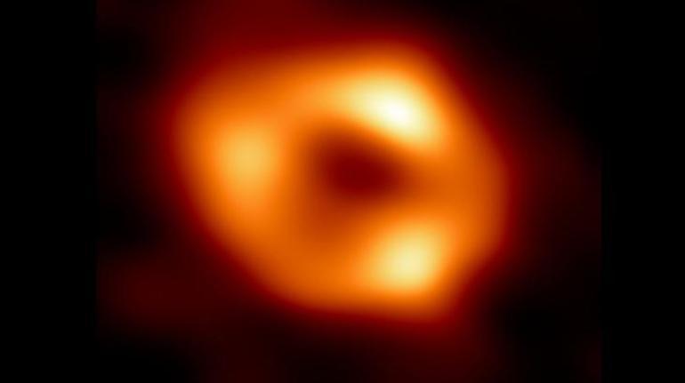 İlk kez görüntülenen Sagittarius A* kara deliği dünyayı yutar mı